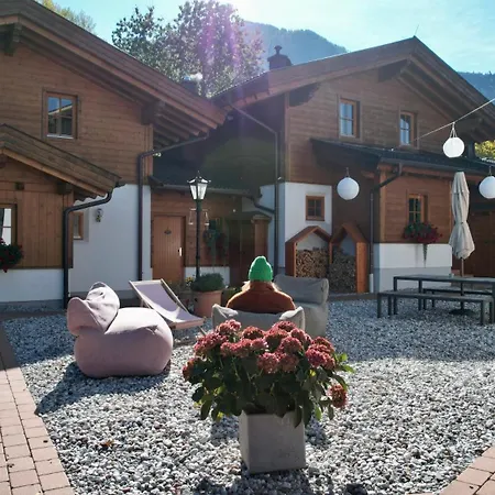 Dorfchalets - Lausi Inkl Tauern Therme Eintritt & Sommerkarte *